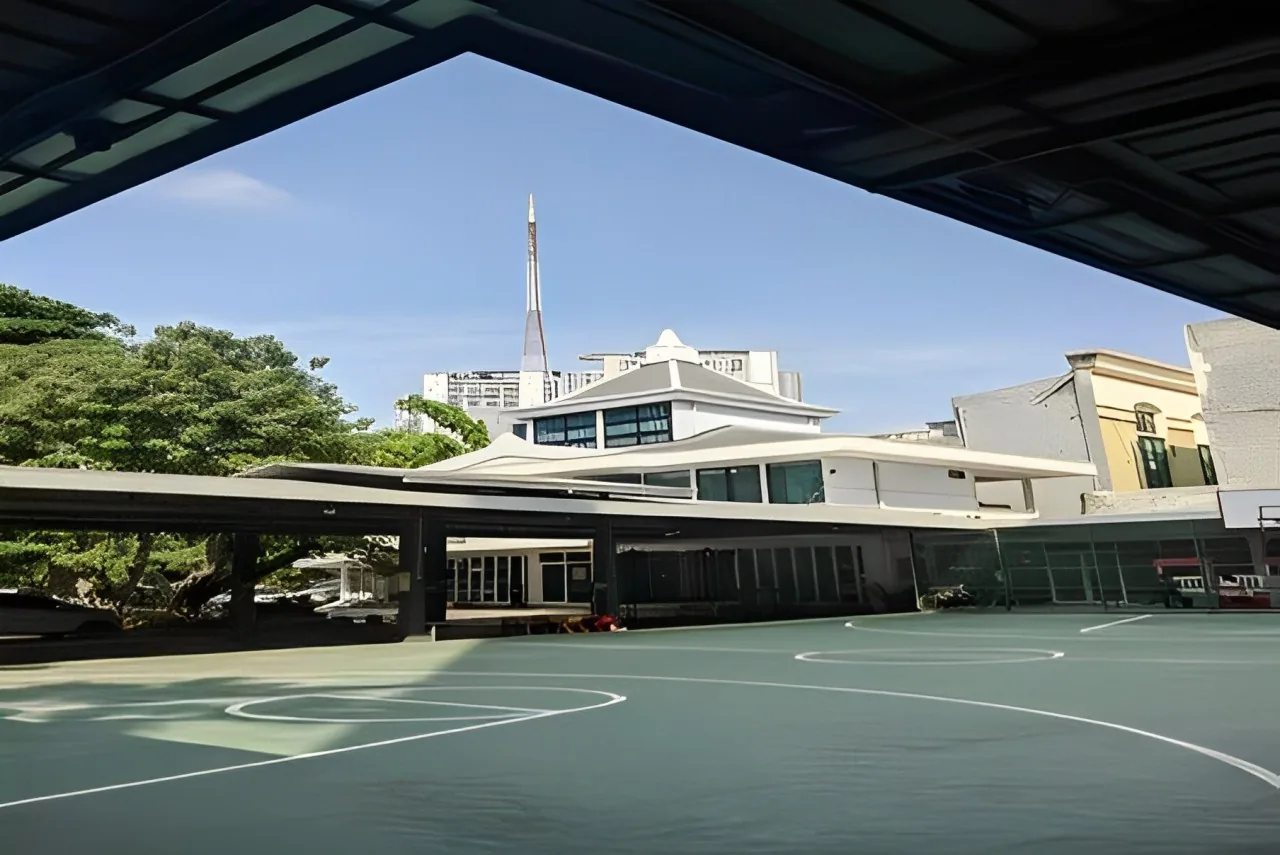 Outdoor Court Area at GMC School Surabaya