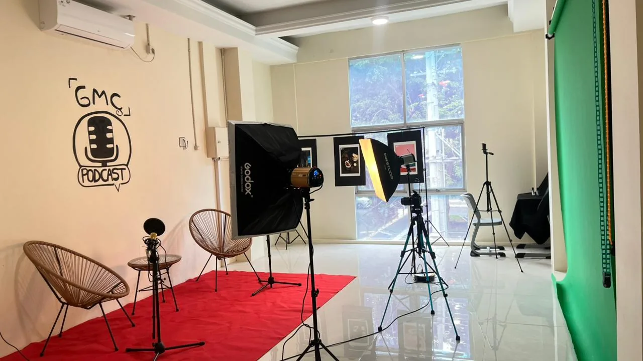 Podcast Room at GMC School Surabaya